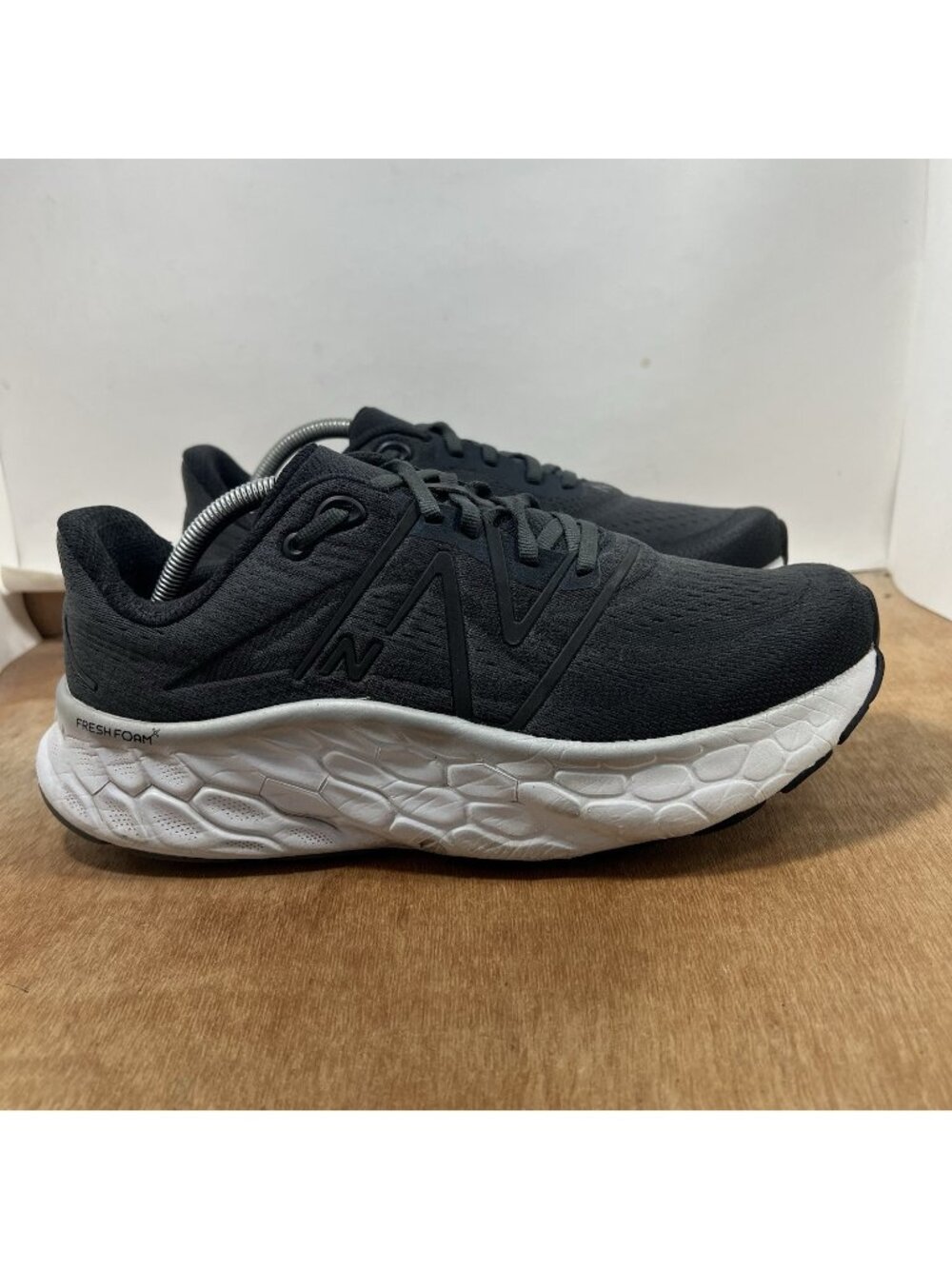 New Balance Fresh Foam X More v4 Men Size 10 2E Wide MMORGG4 Gray Running Shoes